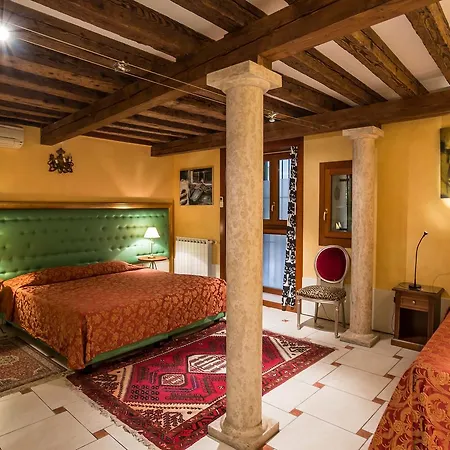 Daire Sant'angelo - Fenice In Venedik